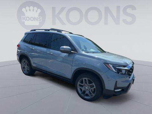 Used 2023 Honda Passport EX-L image 2