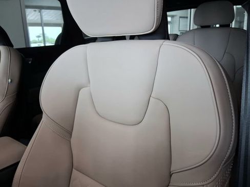 New 2026 Volvo XC60 B5 Plus w/ Protection Package Premier AWD/4WD image 18