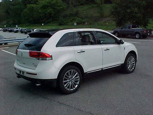 Used 2013 Lincoln MKX AWD image 6