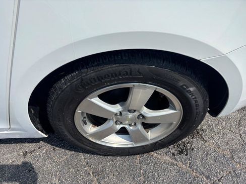 Used 2013 Chevrolet Cruze LT image 23