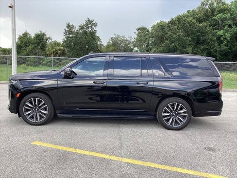 Used 2022 Cadillac Escalade ESV Sport Platinum AWD/4WD image 12