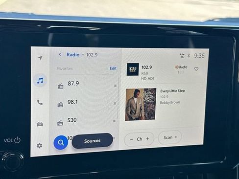 Used 2023 Toyota Corolla LE image 19