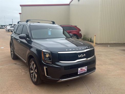 Used 2022 Kia Telluride S FWD image 1