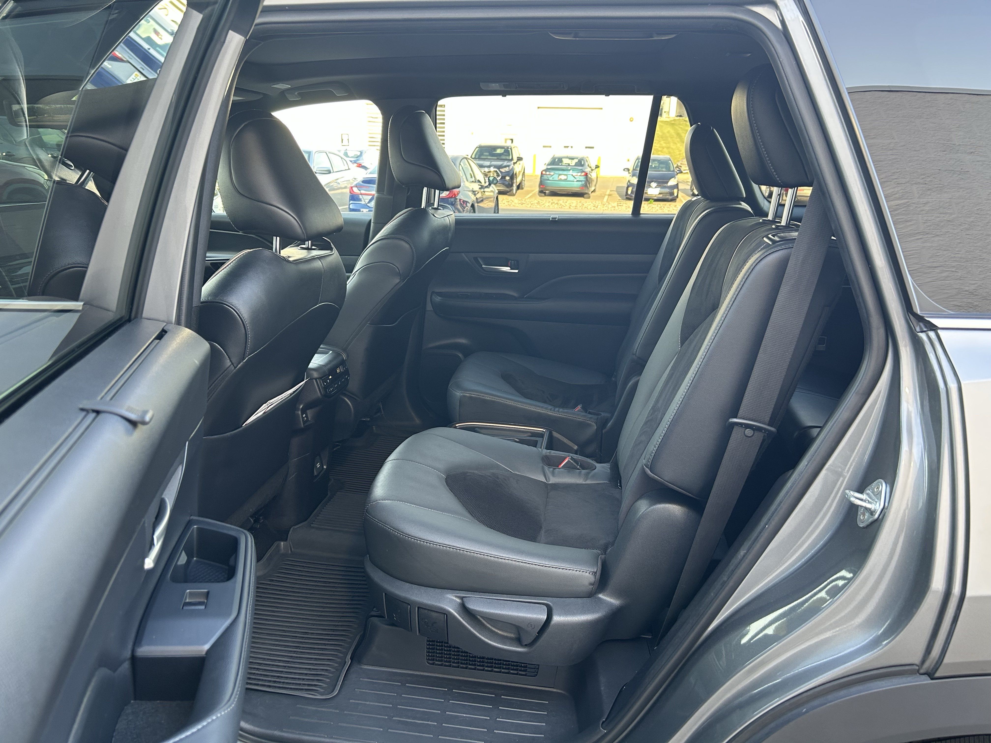 Used 2025 Toyota Grand Highlander AWD Hybrid image 18