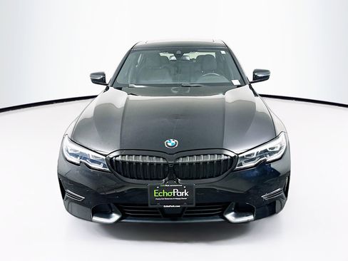 Used 2021 BMW 330i Sedan w/ Convenience Package RWD image 2