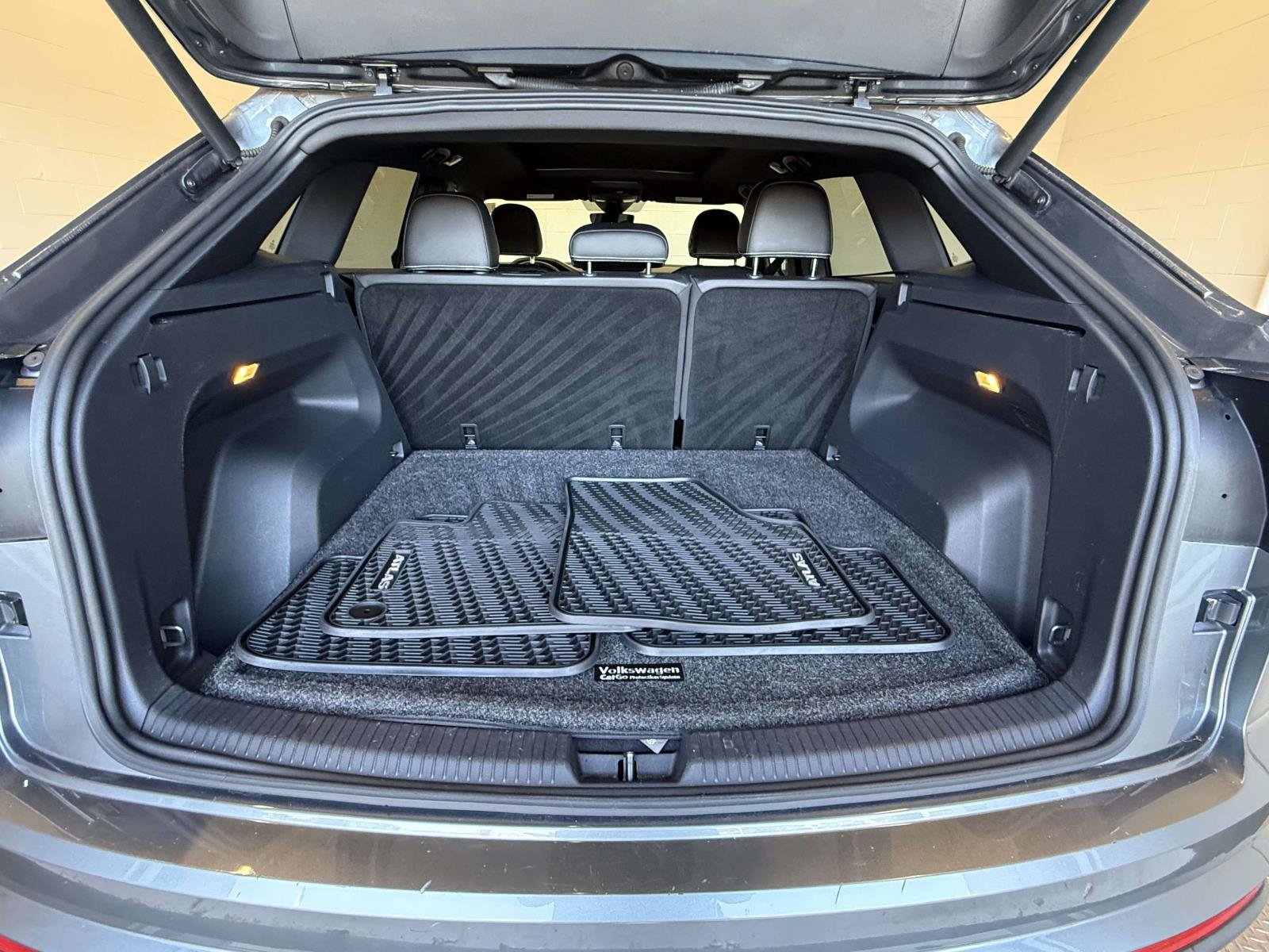 Used 2021 Volkswagen Atlas Cross Sport SEL FWD image 17