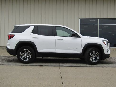 Used 2025 GMC Terrain Elevation AWD/4WD image 2