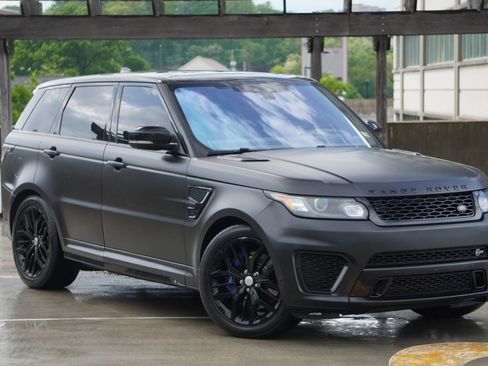 Used 2017 Land Rover Range Rover Sport SVR image 23