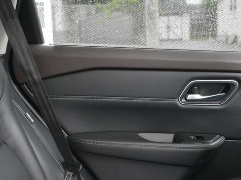 Used 2021 Nissan Rogue SL AWD/4WD image 29
