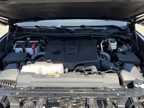 Used 2022 Toyota Tundra SR5 AWD/4WD image 23