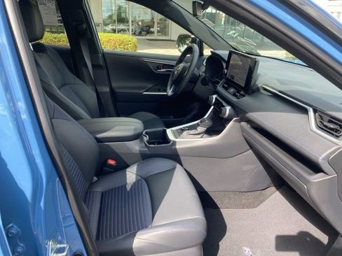 Used 2025 Toyota RAV4 XSE AWD/4WD image 22