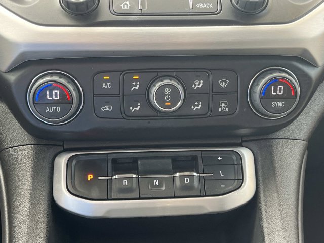 Used 2023 GMC Acadia SLE FWD image 31