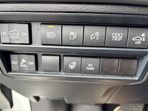 Used 2024 Toyota Sequoia Platinum AWD/4WD image 14