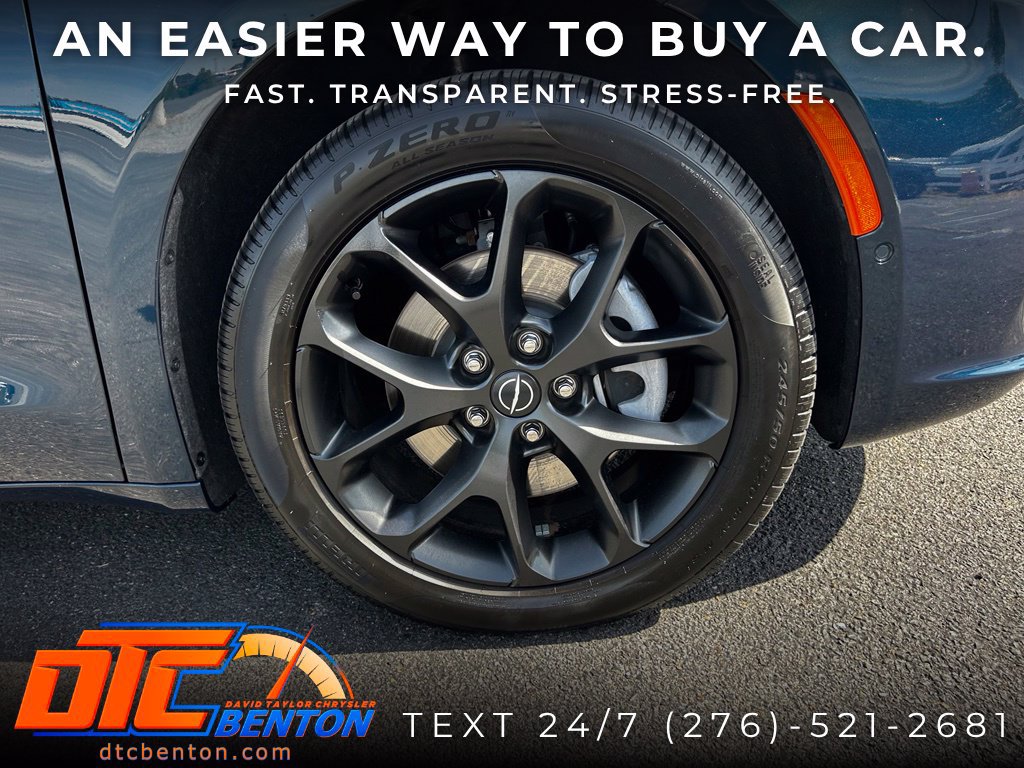 Used 2025 Chrysler Pacifica Limited AWD/4WD image 33