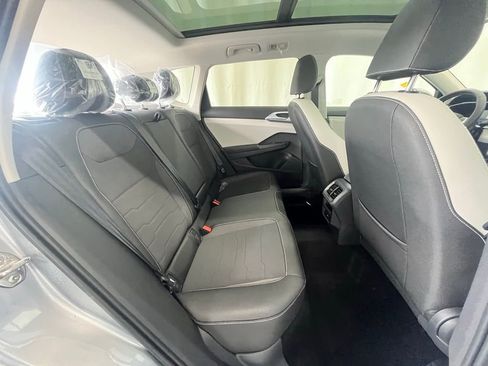 New 2025 Volkswagen Taos SE image 26