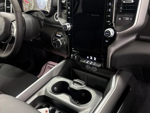 New 2026 RAM 1500 4x4 Crew Cab image 25