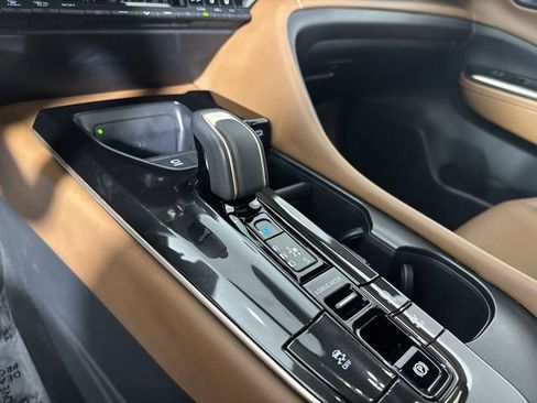 Used 2025 Toyota Crown Signia image 17