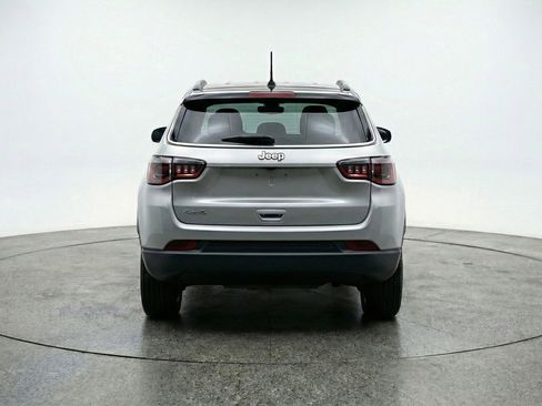 Used 2025 Jeep Compass Trailhawk AWD/4WD image 7