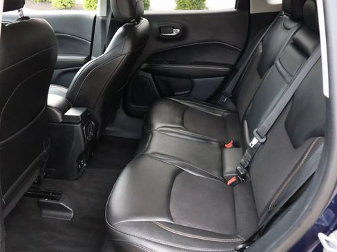 Used 2018 Jeep Compass Latitude w/ Popular Equipment Group FWD image 15