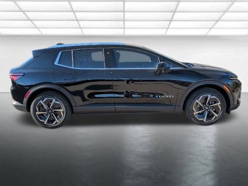 New 2026 Chevrolet Equinox EV LT image 31