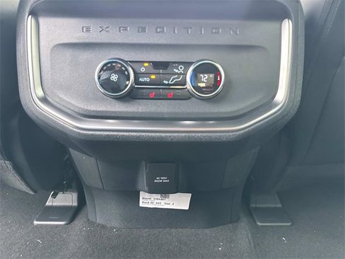 New 2025 Ford Expedition Platinum w/ Stealth Performance Package image 20