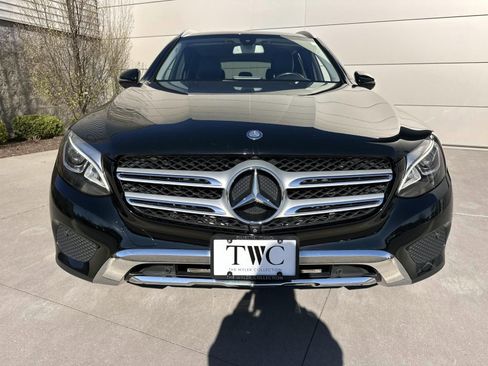 Used 2017 Mercedes-Benz GLC 300 4MATIC image 2