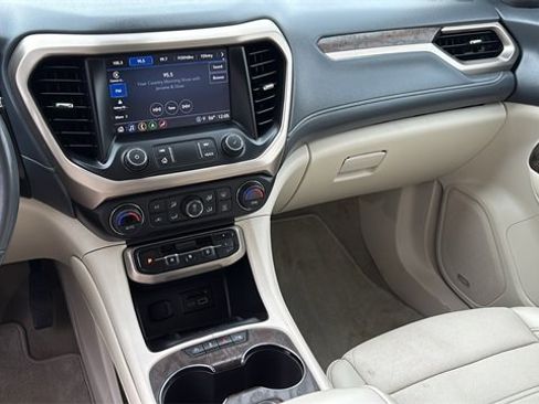 Used 2022 GMC Acadia Denali w/ Denali Technology Package image 32