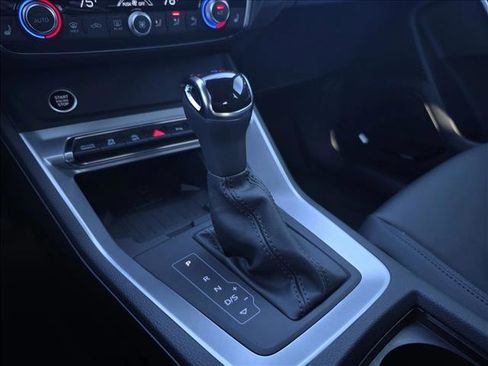 New 2025 Audi Q3 2.0T Premium image 23