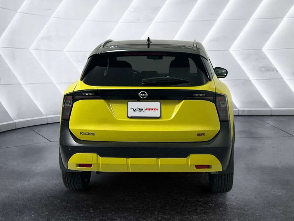 Used 2025 Nissan Kicks SR FWD image 5