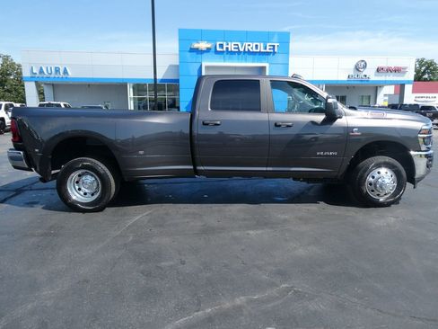 Used 2026 RAM 3500 Big Horn AWD/4WD image 4