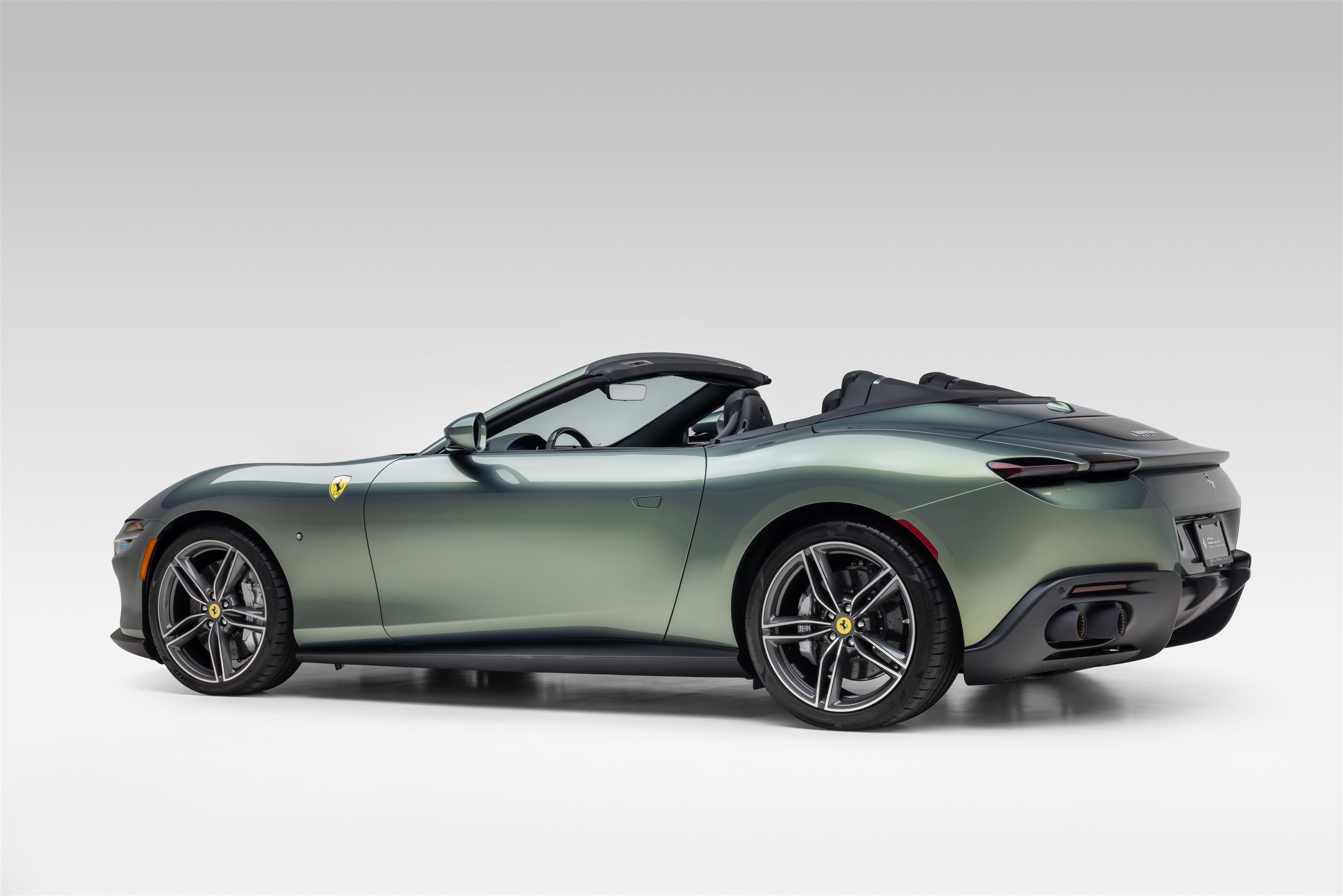 Certified 2026 Ferrari Roma Spider RWD image 4