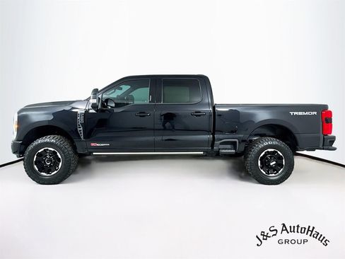 Used 2026 Ford F250 Platinum w/ Tremor Off-Road Package AWD/4WD image 4