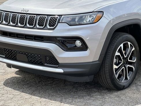 Used 2023 Jeep Compass Limited AWD/4WD image 8