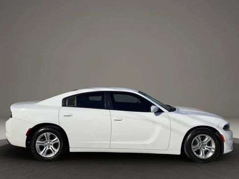 Used 2019 Dodge Charger SXT RWD image 8