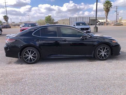 Used 2023 Toyota Camry SE image 8