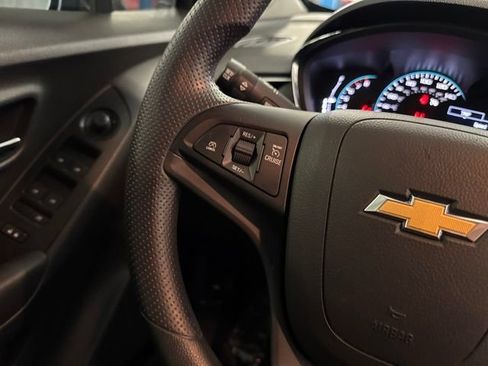 Used 2020 Chevrolet Trax LT FWD image 21