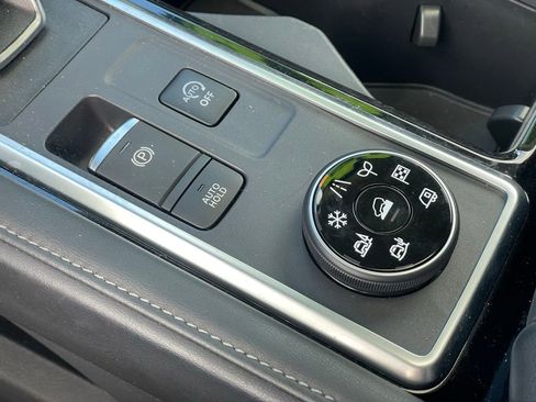 Certified 2022 Nissan Pathfinder SL w/ SL Premium Package image 24