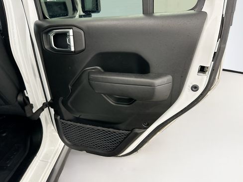 Used 2023 Jeep Wrangler Unlimited w/ Cold Weather Group AWD/4WD image 30