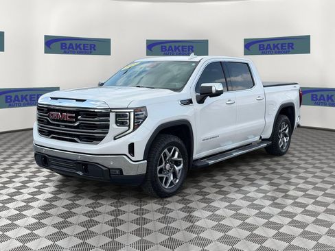 Used 2022 GMC Sierra 1500 SLT w/ SLT Premium Plus Package AWD/4WD image 4