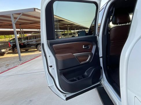 Used 2020 Nissan Titan Platinum Reserve w/ Moonroof Package AWD/4WD image 23