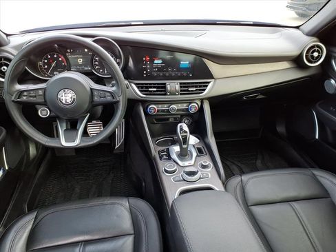 Used 2022 Alfa Romeo Giulia Ti image 11
