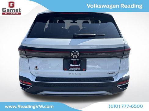 New 2025 Volkswagen Taos SE image 4