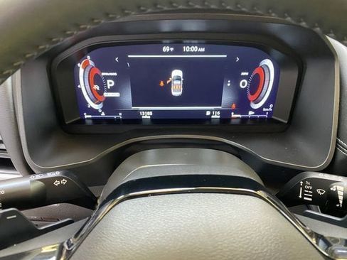 Used 2025 Nissan Rogue SL FWD image 36