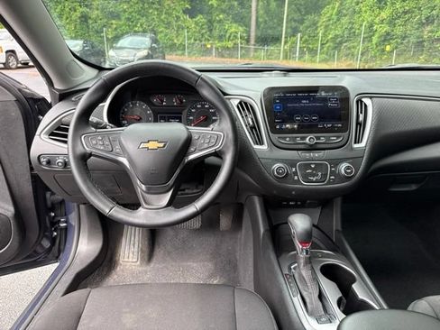 Used 2025 Chevrolet Malibu RS FWD image 15