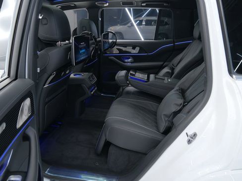 Used 2026 Mercedes-Benz Maybach GLS 600 4MATIC image 30