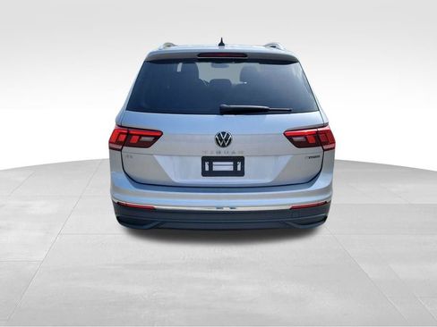 Used 2023 Volkswagen Tiguan SE AWD/4WD image 6