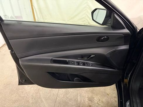 Used 2025 Hyundai Elantra Sport FWD image 25