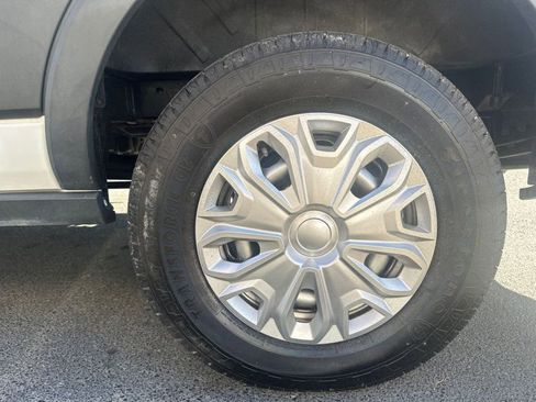 Used 2015 Ford Transit 350 XLT RWD image 10