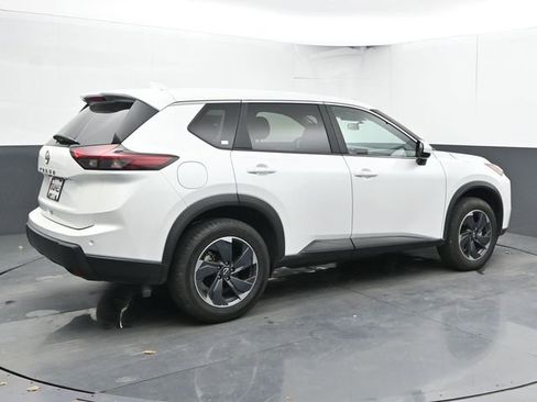 Used 2025 Nissan Rogue SV image 11
