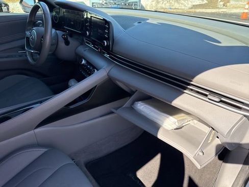 Used 2022 Hyundai Elantra SEL w/ Convenience Package image 27